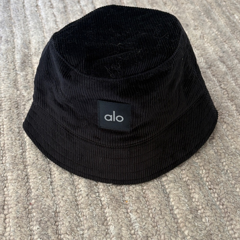 Black Velvet Alo Bucket Hat